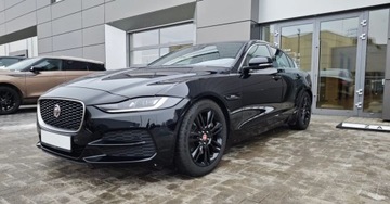 Jaguar XE Sedan Facelifting 2.0 i4P 250KM 2019 Jaguar XE 2.0 Benzyna 250KM, zdjęcie 4