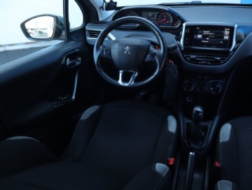 Peugeot 208 I Hatchback 3d 1.2 VTI 82KM 2014 Peugeot 208 1.2 PureTech, Klima, Tempomat,ALU, zdjęcie 6