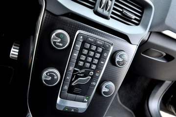 Volvo V40 II Hatchback Facelifting 2.0 D2 120KM 2017 Volvo V40 2.0 D2 Lift R-Desing Full Led Navi, zdjęcie 14