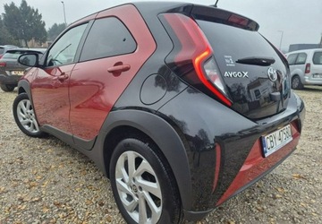 Toyota Aygo X 1.1 VVT-i 72KM 2022 Toyota Aygo X Salon PolskaPrzebieg 548km Nowy nieuzytkowany Benzyna, zdjęcie 3