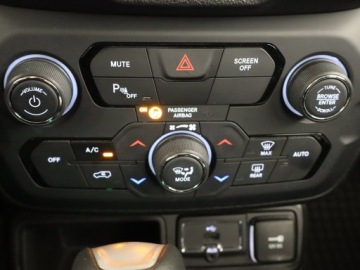 Jeep Renegade SUV 1.4 MultiAir 140KM 2018 Jeep Renegade 1.4 MultiAir, Automat, Navi, Klima, zdjęcie 16