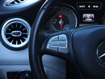 Mercedes CLA C117 Coupe 1.6 180 122KM 2015 Mercedes CLA 180, Salon Polska, Skóra, Xenon, zdjęcie 17