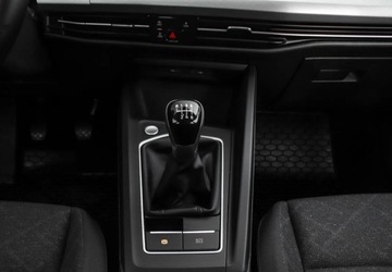 Volkswagen Golf VIII Hatchback 1.5 TSI EVO 130KM 2021 Volkswagen Golf 1.5 TSI 130KM Life Fotele Podgrzewane Czujniki Przod Tyl, zdjęcie 14