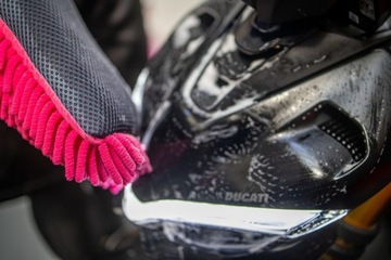 Muc-Off 20411 Перчатка для мытья из микрофибры 2-в-1