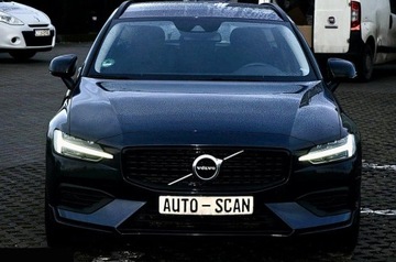 Volvo V60 II  2021 Volvo V60 B3 B Geartronic Momentum Pro 163KM 2021r, zdjęcie 2