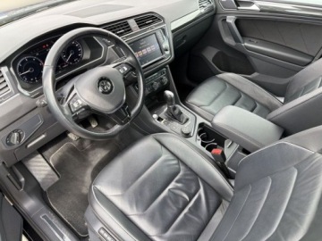 Volkswagen Tiguan II SUV 2.0 TDI 190KM 2016 Volkswagen Tiguan Highline Pakiet R-line Kamery 360 Pamiec foteli LED TOP, zdjęcie 9