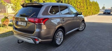 Mitsubishi Outlander III 2019 Mitsubishi Outlander 2,4 Plug-in Hybryd 224 KM 4x4 XenonKlima Udokumentowa, zdjęcie 3