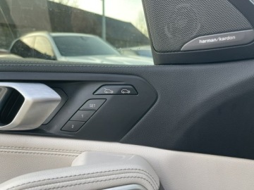 BMW X6 G06 SUV 3.0 30d 286KM 2022 BMW X6 Mpakiet Xdrive Skóra Pamięć Kamery360, zdjęcie 11