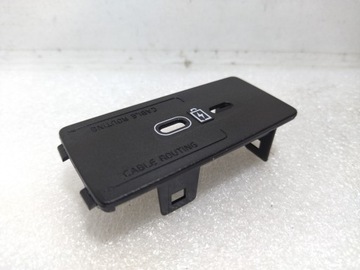 32352320 ZAŚLEPKA OSŁONA PORTU USB-C VOLVO S60 III