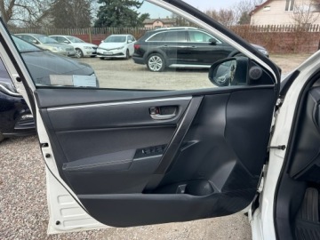 Toyota Corolla XI Sedan Facelifting 1,6 Valvematic 132KM 2017 Toyota Corolla Lift/1.6132KM/Biała perła/Kamera, zdjęcie 12