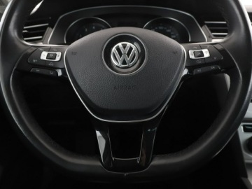Volkswagen Passat B8 Variant 1.4 TSI BlueMotion Technology ACT 150KM 2016 Volkswagen Passat Comfortline 150KM navi PDC, zdjęcie 20
