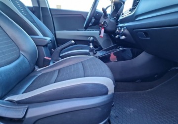 Kia Stonic I Crossover Facelifting 1.2 DPI 84KM 2022 Kia Stonic 1.2 Benzyna 84KM, zdjęcie 18