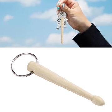 Breloczek z drewna bukowego. Mały, lekki kształt