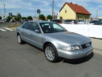 Audi A8 D2 Sedan 3.7 230KM 1996 Audi A8 AUTOMATSKORYKLIMATYZACJAXENONY 3.7 Benzyna 230KM, zdjęcie 4