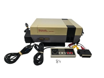KONSOLA NINTENDO NES + 1 PAD + ORYGINALNE AKCESORIA