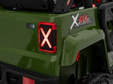 ВНЕДОРОЖЬЕ Скорость Зеленый автомобиль