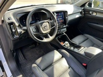 Volvo XC40 Crossover Facelifting 2.0 B5 250KM 2023 Volvo XC 40 B5 AWD R-Design, zdjęcie 14