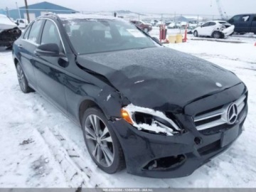 Mercedes Klasa C W205 2016 Mercedes-Benz Klasa C 2016 MERCEDES-BENZ C 300 4MATIC 2.0 Benzyna 241KM, zdjęcie 5