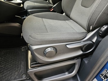 Mercedes Klasa V W447 Długi Facelifting 2.0 220d 163KM 2021 Mercedes-Benz V 220 d 9G-Tronic/163KM, zdjęcie 28