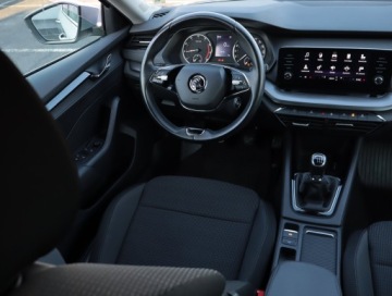 Skoda Octavia IV Liftback 1.5 TSI EVO 150KM 2022 Skoda Octavia 1.5 TSI, Salon Polska, zdjęcie 6