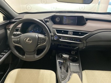 Lexus UX Crossover 250h 184KM 2019 Lexus UX 250h Prestige AWD Lexus UX 2.0 Prestige+P, zdjęcie 2