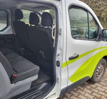 Renault Trafic III Furgon 1.6 dCi 120KM 2016 Renault Trafic Renault Trafic dCi 120 L2H1 Komfort 6- osobowy, brygadowka, zdjęcie 2