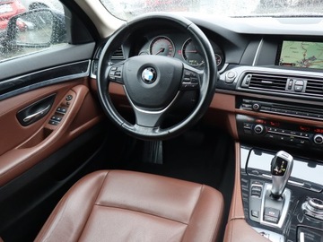 BMW Seria 5 F10-F11 Limuzyna 520d 184KM 2014 BMW 5 520d, 181 KM, Automat, Navi, Xenon, zdjęcie 6
