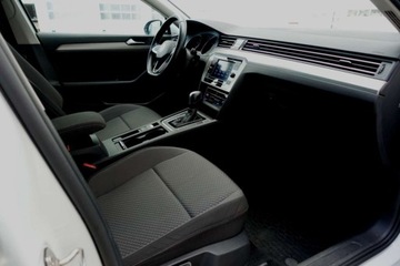 Volkswagen Passat B8 Variant Facelifting 1.5 TSI EVO 150KM 2021 Volkswagen Passat DSG, EVO Essence, 2021, 1.5 TSI 150KM, BDB, FV23 1.5, zdjęcie 16