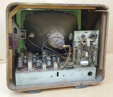 Старый ламповый телевизор СЗАФИР, 1950-е годы, Польская Народная Республика.