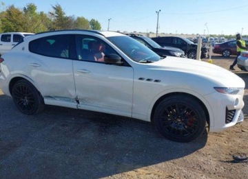 Maserati Levante 2021 Maserati Levante 2021, 3.0L, 4x4, od ubezpieczalni 3.0 Benzyna 345KM, zdjęcie 1