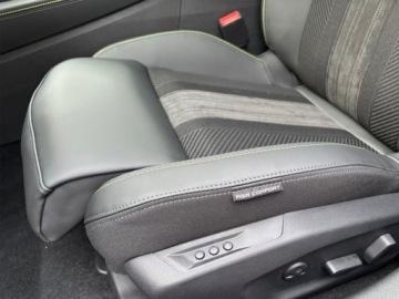 Peugeot 308 III 2025 Od ręki - GT e-DCS6 1.2 mHEV 145KM / Pakiet Bezpieczeństwo, zdjęcie 4