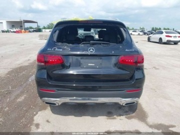 Mercedes GLC C254/X254 2022 Mercedes-Benz GLC 300, 2022r., 4x4, 2.0L 2.0 Benzyna 255KM, zdjęcie 5