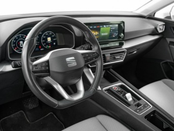 Seat Leon IV Hatchback 1.5 eTSI (MHEV) 150KM 2023 Seat Leon 1.5 TSI DSG Podgrz.f I kier Cz.cof, zdjęcie 5