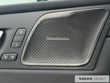 Volvo XC60 II 2024 Volvo XC 60 FV23% SalonPL B5B AWD Plus Dark LED BL, zdjęcie 31