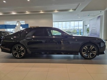 BMW Seria 7 G70 Sedan 3.0 40d 299KM 2025 BMW Seria 7 740d xDrive Sport Sedan 3.0 (299KM) 2025, zdjęcie 4