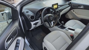 Mercedes Klasa B W246 Sports Tourer 200 CDI BlueEFFICIENCY 136KM 2012 Mercedes-Benz Klasa B 1,8 CDI diesel 136 KM NAVI klimatic OPLACONY 1.8, zdjęcie 5