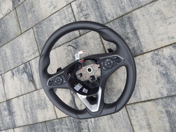 Opel Grandland - красивый кожаный руль