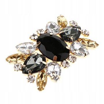 Украшение обуви хрустальной пряжкой