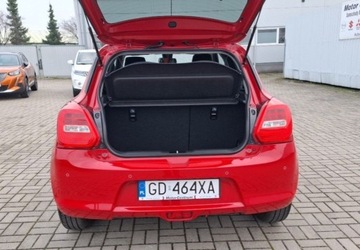 Suzuki Swift VI Hatchback Facelifting 1.2 DualJet SHVS 83KM 2020 Suzuki Swift 1.2 Dualjet SHVS Premium Plus 1.2 Benzyna 83KM, zdjęcie 5