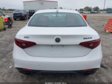 Alfa Romeo Giulia II Sedan Facelifting 2.0 Turbo 280KM 2020 Alfa Romeo Giulia ALFA ROMEO GIULIA SPORT RWD 2.0 Benzyna 280KM, zdjęcie 3
