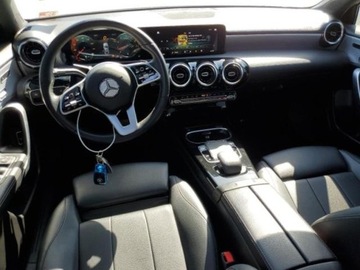 Mercedes Klasa A W177/V177 2019 Mercedes-Benz Klasa A 2019 Mercedes-Benz A-Class A 220 Sedan 2.0 Benzyna, zdjęcie 7