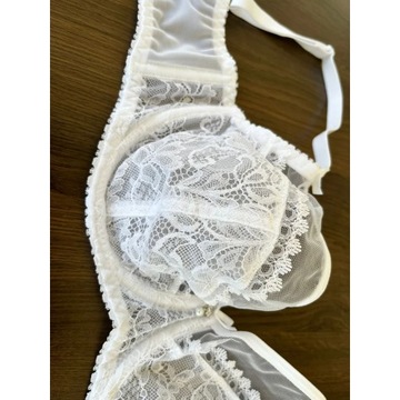 Кружевное бюстгальтер и Ava AV-1396 Soft White 100f