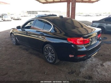 BMW Seria 5 G30-G31 Limuzyna 520i 184KM 2020 BMW Seria 5 2020 BMW 5 Series 530e iPerformance Plug-In Hybrid 2.0 Benzyna, zdjęcie 3