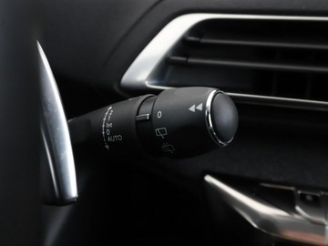 Peugeot 3008 II Crossover 1.5 BlueHDI 130KM 2019 Peugeot 3008 1.5 Blue-HDi Automat Allure Nawigacja, zdjęcie 32