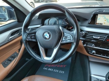 BMW Seria 5 G30-G31 2017 BMW Seria 5 X Drive Automat Skora Led Navi 2.0 Diesel 163KM, zdjęcie 16