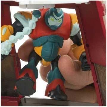 БАШНЯ ГОРМИТИ ЗАМКА ГОРМИТИ СО СВЕТОМ И ДЫМОМ