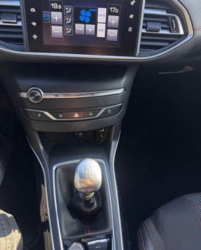 Peugeot 2018 Peugeot 308 GTbezwypadekserwis asojedzie jak nowe 1.2 Benzyna 130KM, zdjęcie 17