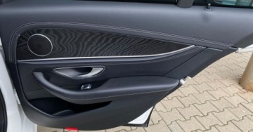 Mercedes Klasa E W213 Limuzyna Facelifting 2.0 E220d 194KM 2022 Mercedes-Benz Klasa E SalonPL AMG Night LED Kamera 360 Keyless Ambiente AS, zdjęcie 19