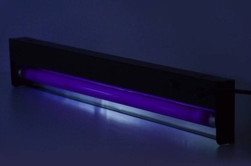 УФ-лампа с люминесцентной лампой ULTRAVIOLET мощностью 18 Вт.