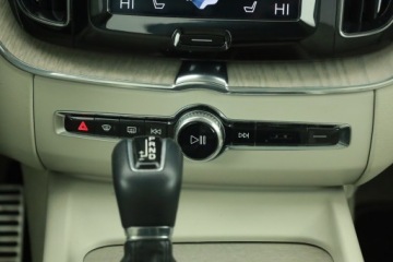 Volvo XC60 II Crossover T5 250KM 2019 Volvo XC60 T5 AWD, Salon Polska, 1. Właściciel, zdjęcie 14